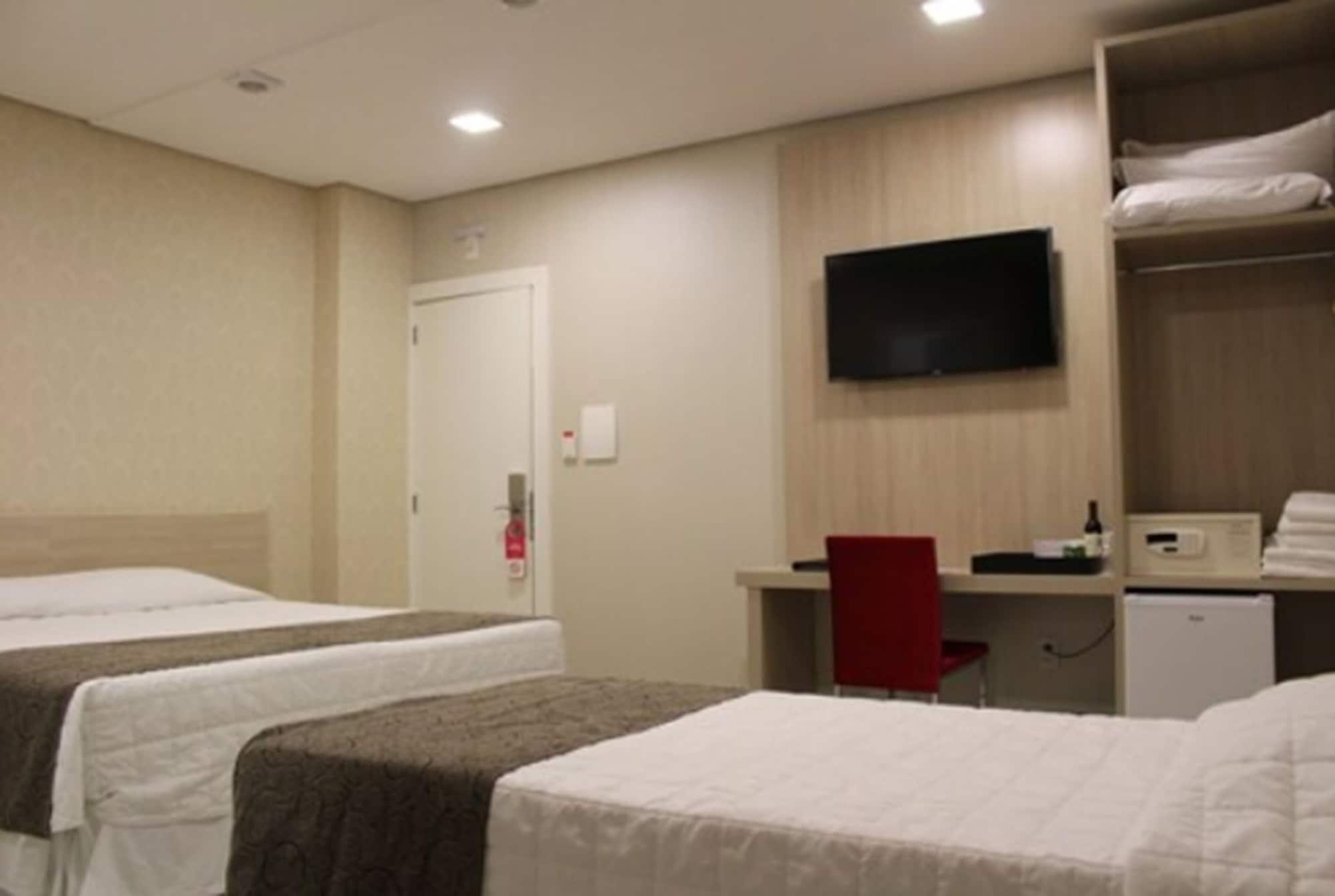 Holiday & Business Hotel - Em Frente Ao Centro De Eventos E Arena Conda Chapeco Exterior photo