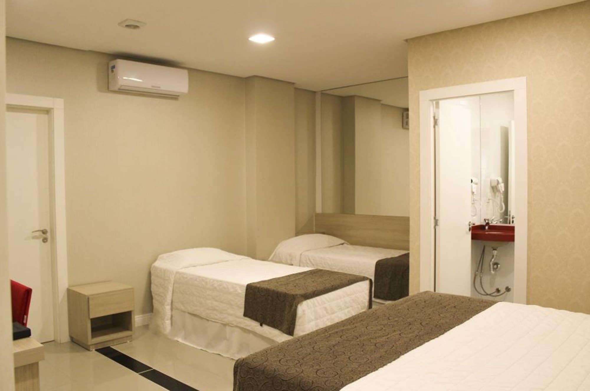 Holiday & Business Hotel - Em Frente Ao Centro De Eventos E Arena Conda Chapeco Exterior photo