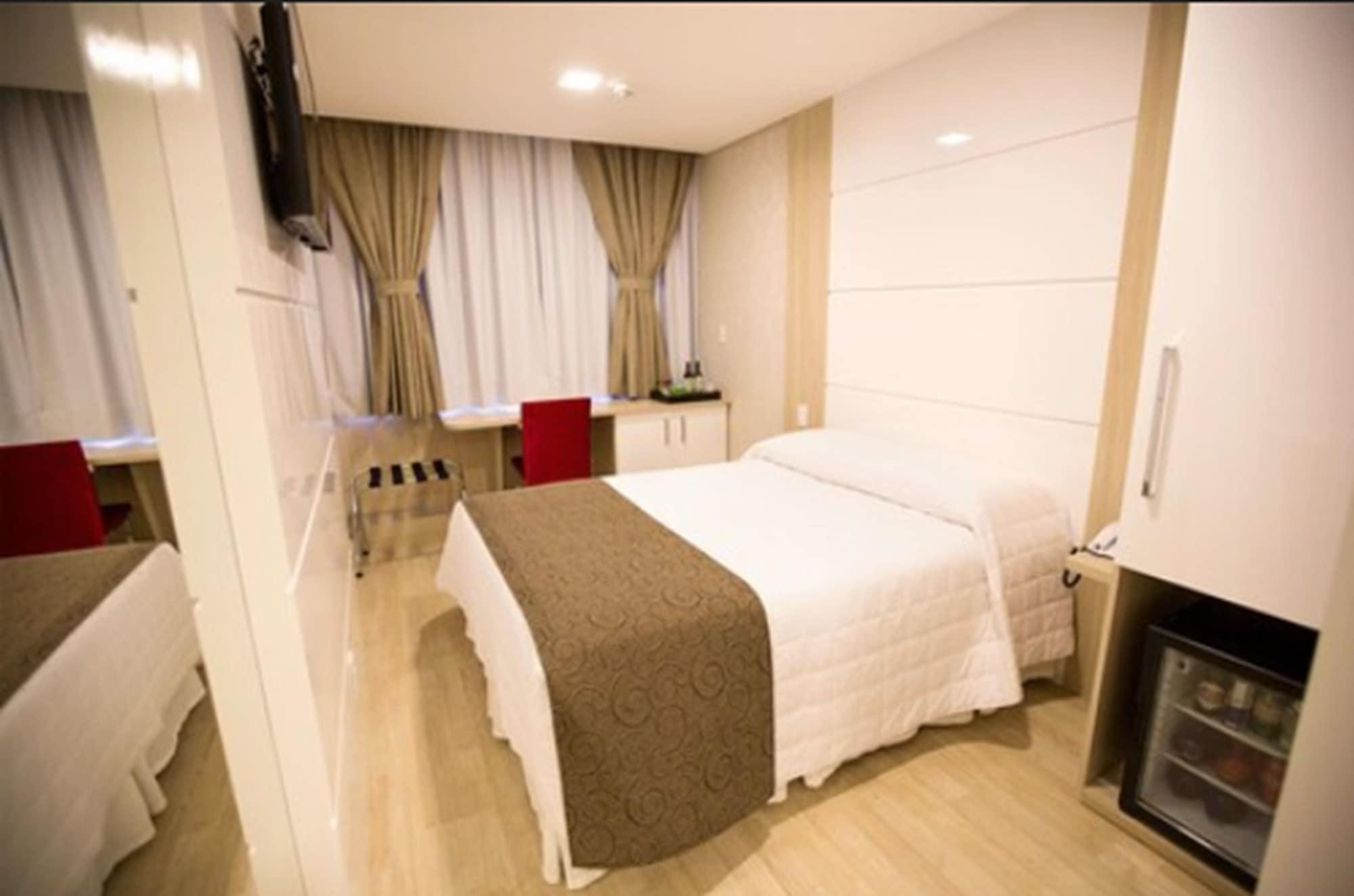 Holiday & Business Hotel - Em Frente Ao Centro De Eventos E Arena Conda Chapeco Exterior photo