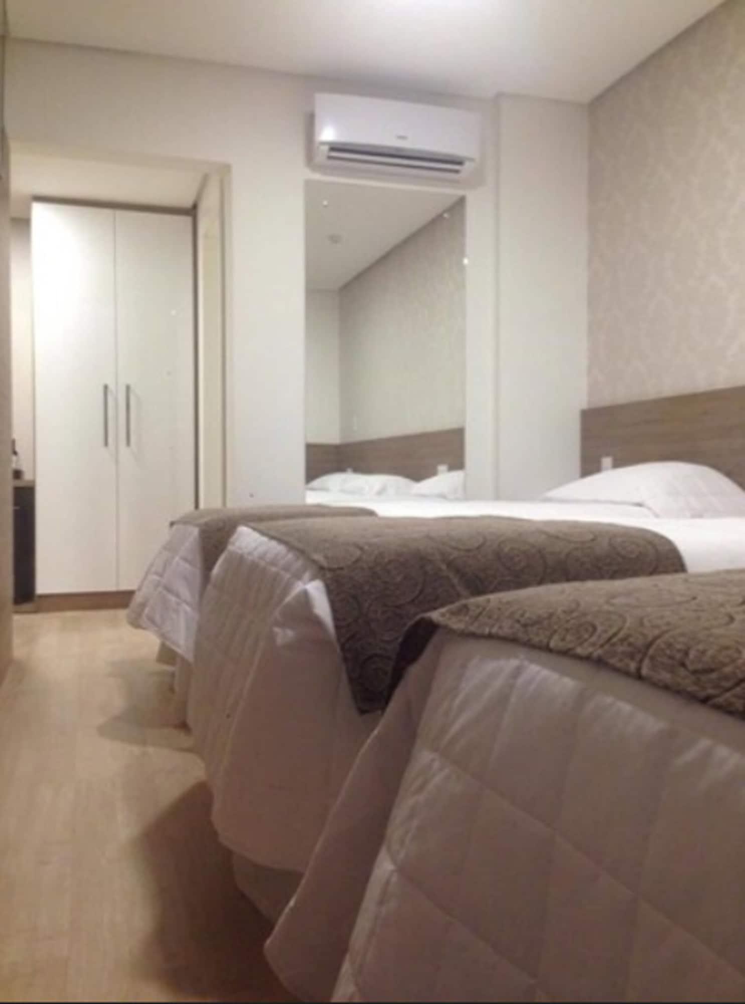 Holiday & Business Hotel - Em Frente Ao Centro De Eventos E Arena Conda Chapeco Exterior photo