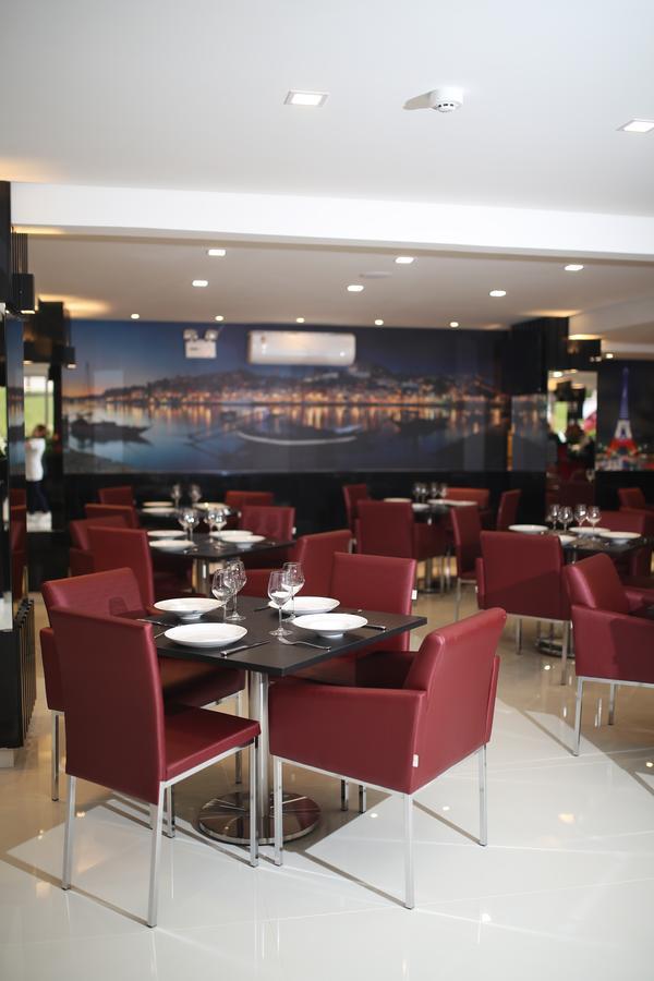 Holiday & Business Hotel - Em Frente Ao Centro De Eventos E Arena Conda Chapeco Exterior photo