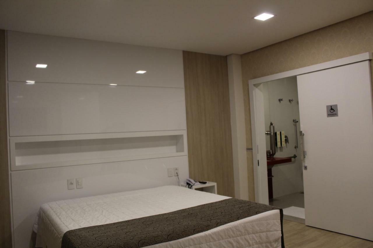 Holiday & Business Hotel - Em Frente Ao Centro De Eventos E Arena Conda Chapeco Exterior photo